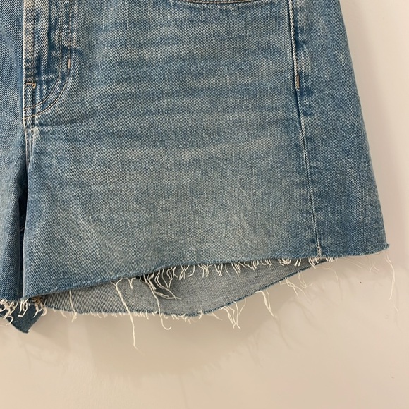 Banana Republic mid-rise jean short - Picture 4 of 9